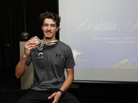 Calcit Bike Team s sprejemom počastil bronastega Matica (1)